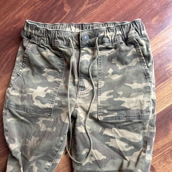 American Eagle Outfitters Camouflage Jogger Pants - Picture 6 of 10
